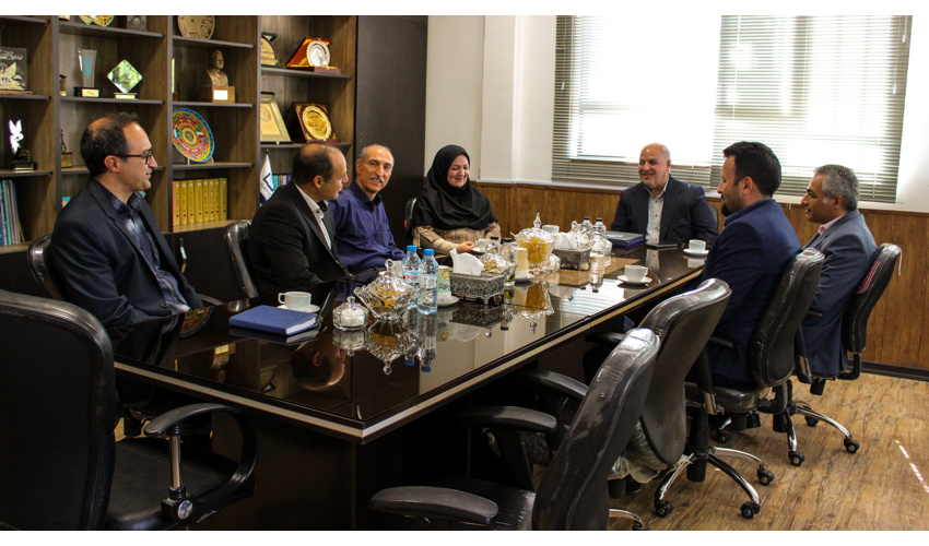 مراسم تکریم و معارفه مدیران آموزش و پژوهش دانشگاه برگزار شد