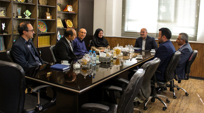 مراسم تکریم و معارفه مدیران آموزش و پژوهش دانشگاه برگزار شد